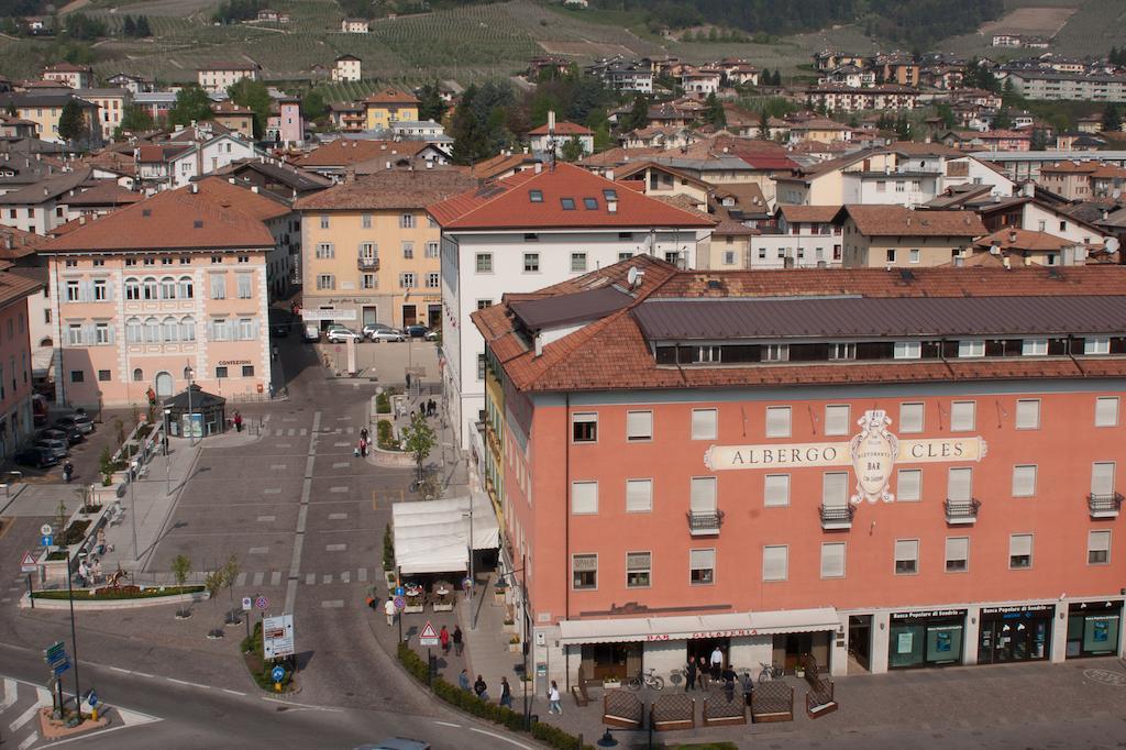 Hotel Cles Exterior foto